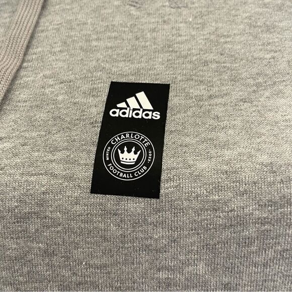 Men's Charlotte FC adidas Heathered Gray Travel Raglan Pullover Hoodie - Picture 4 of 10